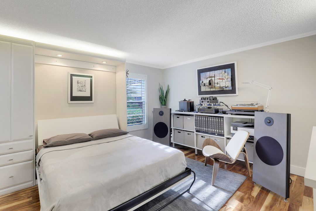 3300 Gulf Shore Blvd N #103, Naples, FL 34103