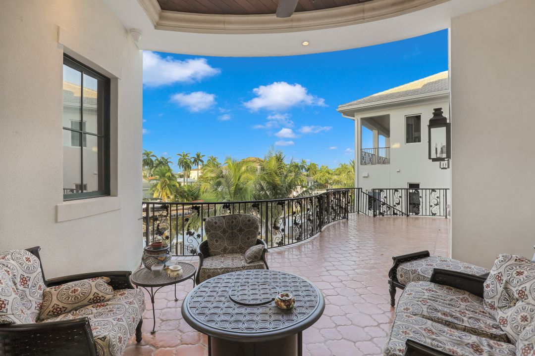 10080 Gulf Shore Dr, Naples, FL 34108