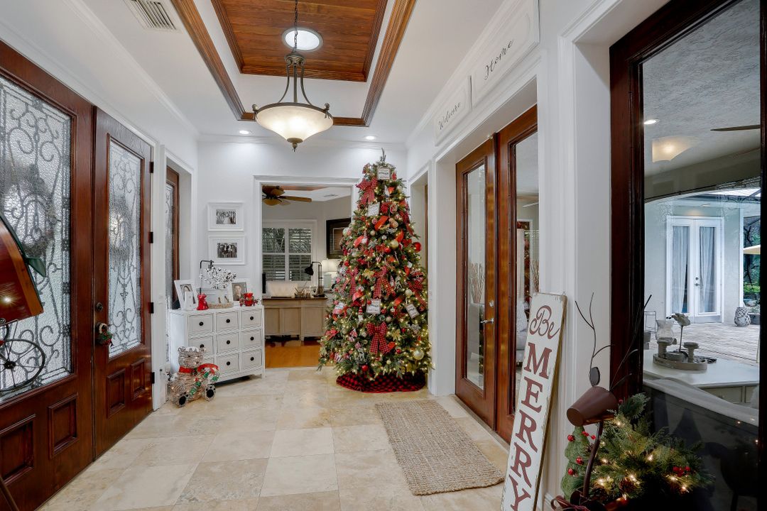 1817 Piccadilly Cir, Cape Coral, FL 33991