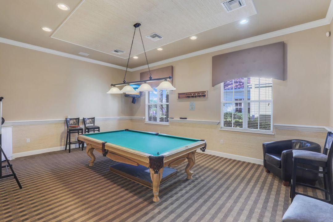 1916 Tarpon Bay Dr N, Naples, FL 34119