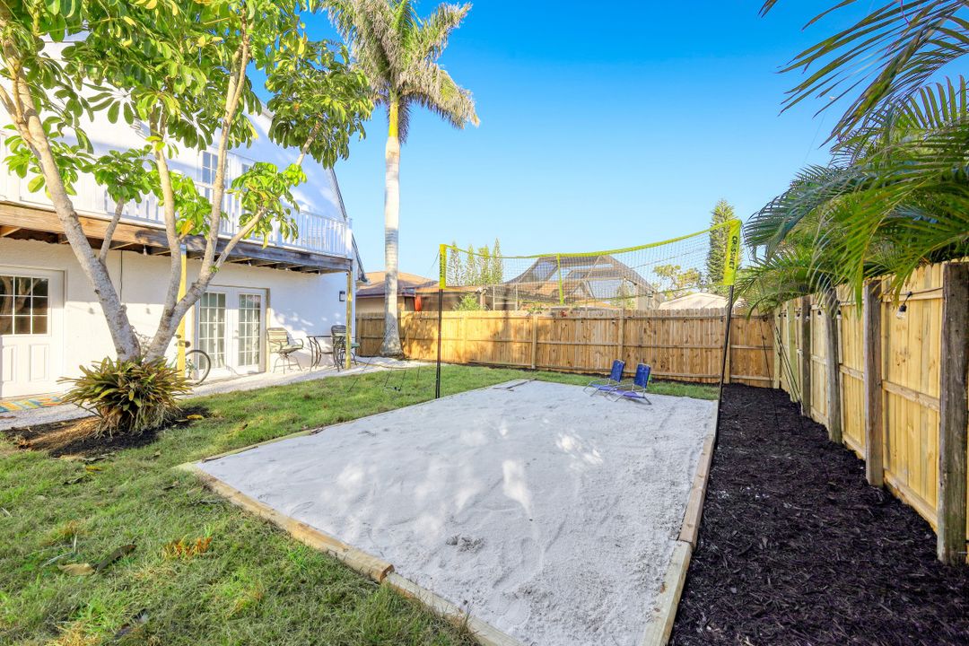 778 100th Ave N, Naples, FL 34108