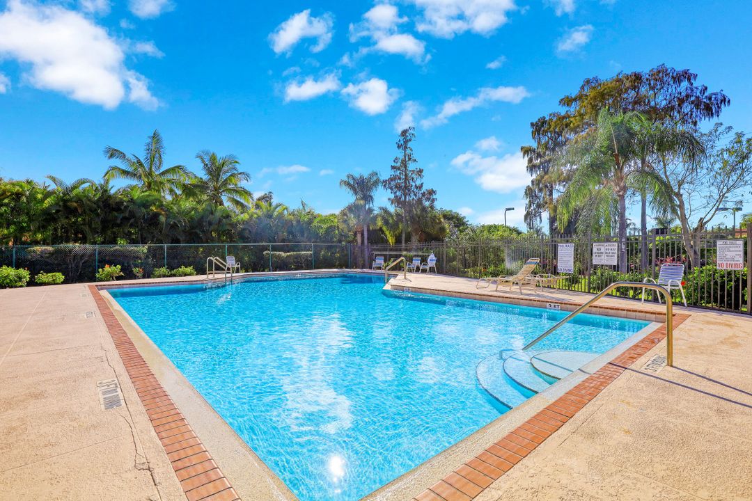 4259 Covey Cir, Naples, FL 34109