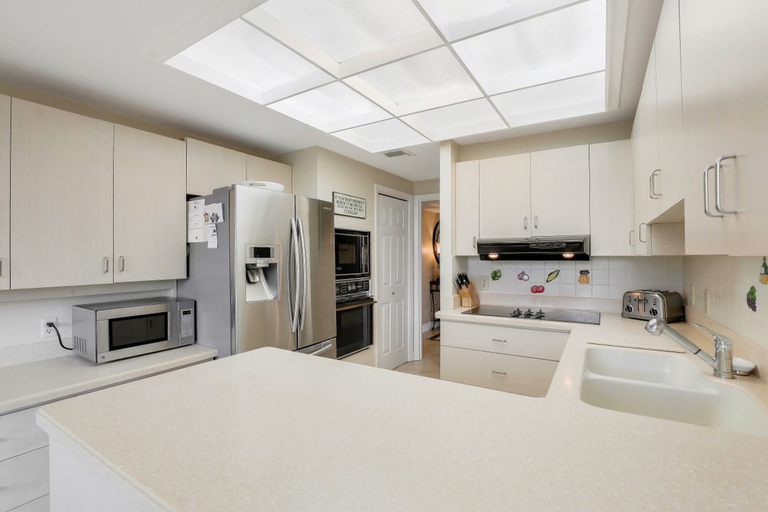 4031 Gulf Shore Blvd  #4F, Naples, FL 34103