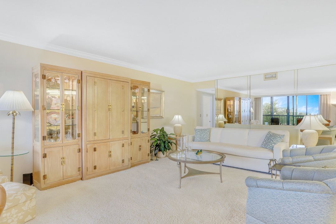 6075 Pelican Bay Blvd #506, Naples, FL 34108