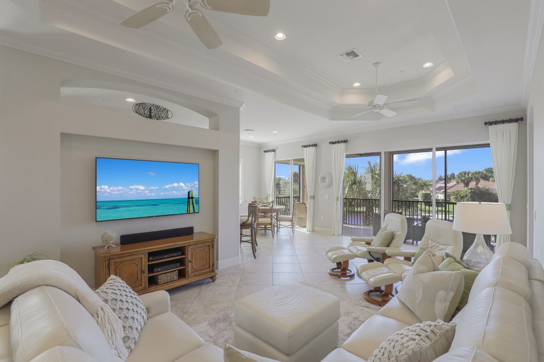 8843 Nautical Landing Cir #201, Naples, FL 34120