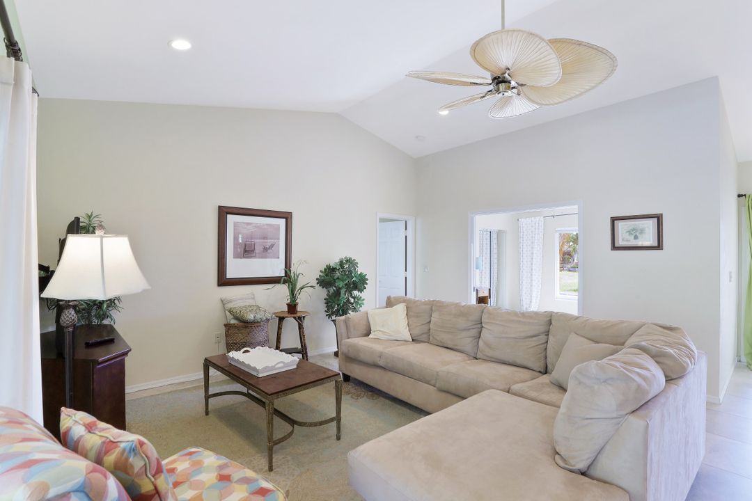 448 Parkhouse Ct, Marco Island, FL 34145