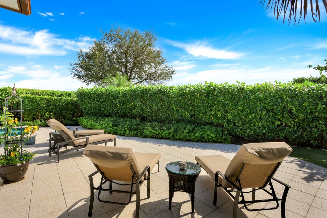 16904 Fairgrove Way, Naples, FL 34110