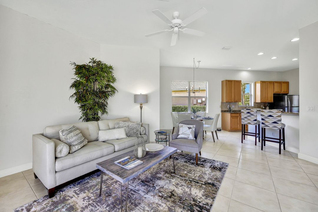 6104 Highwood Park Ln, Naples, FL 34110