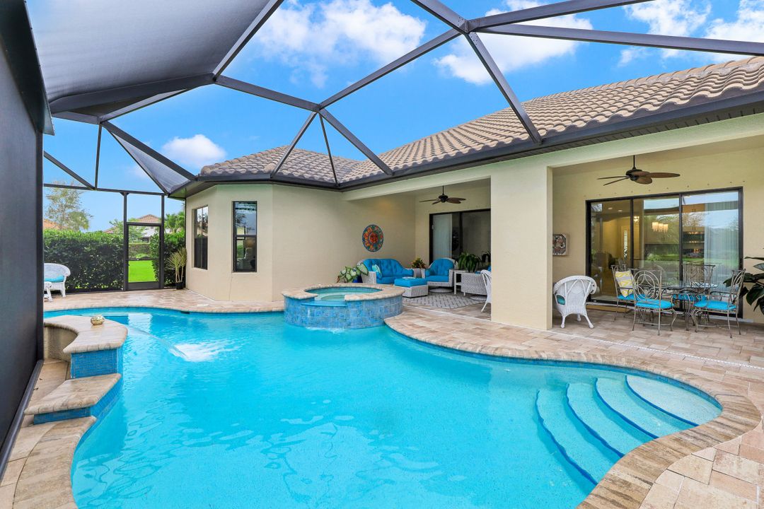 8450 Palacio Terrace W, Naples, FL 34114