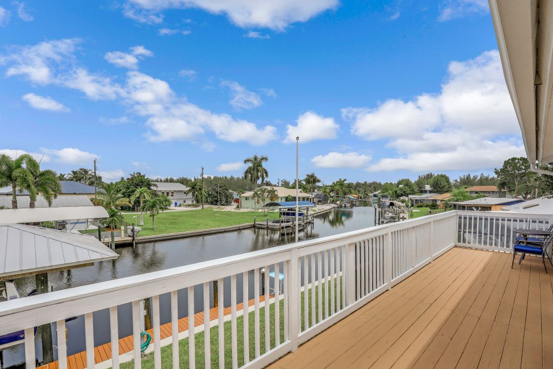 3668 Clipper Ln, Saint James City, FL 33956