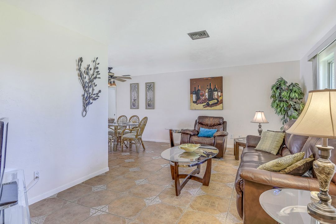 2002 SE 6th Ave, Cape Coral, FL 33990