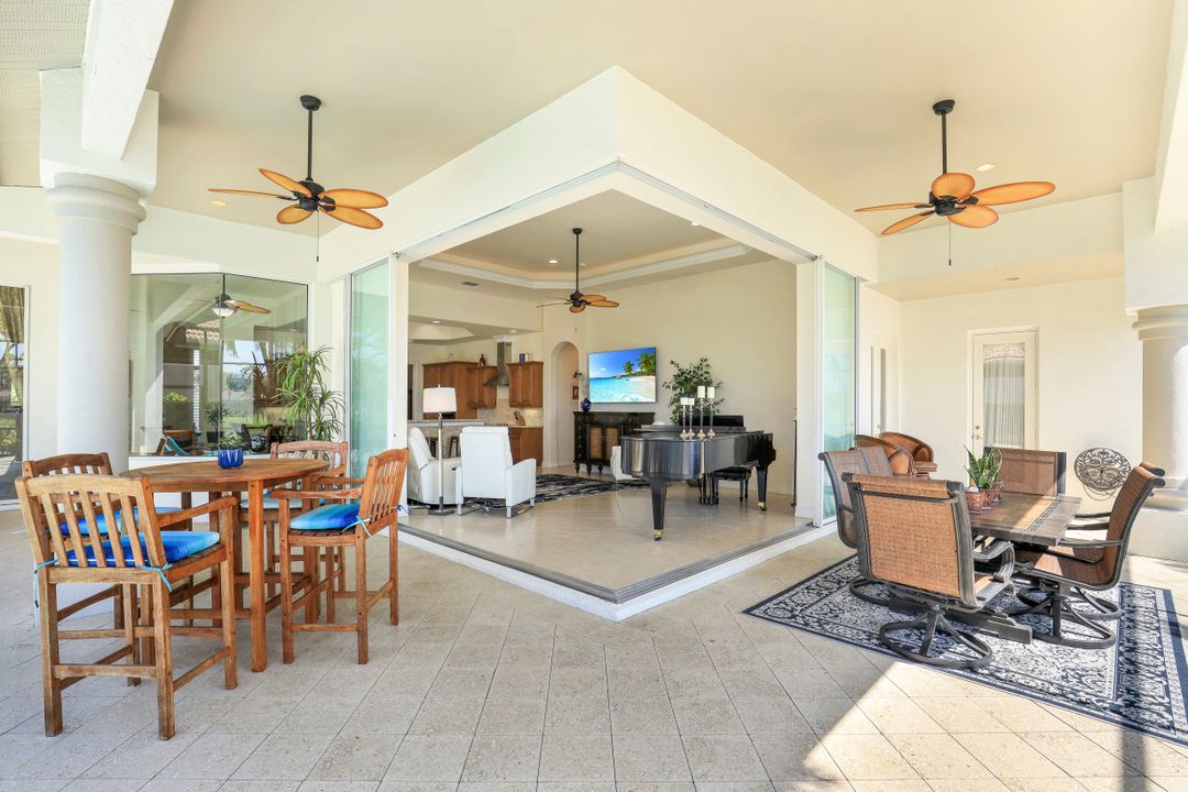 5958 Amberwood Dr, Naples, FL 34110