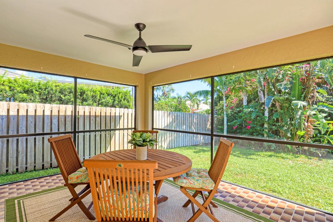 640 98th Ave N, Naples, FL 34108