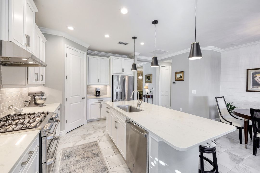 2239 Marquesa Cir, Naples, FL 34112