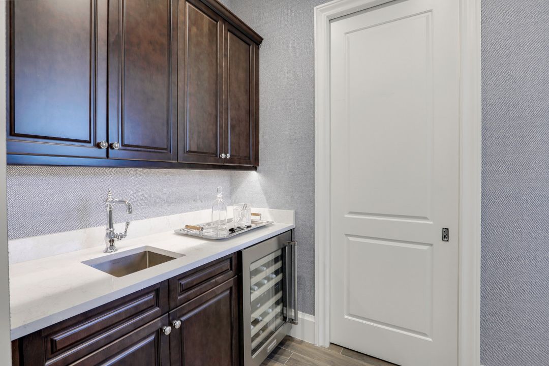 16340 Corsica Way #202, Naples, FL 34110