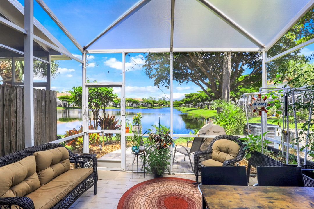 8381 Village Edge Cir  #4, Fort Myers, FL 33919