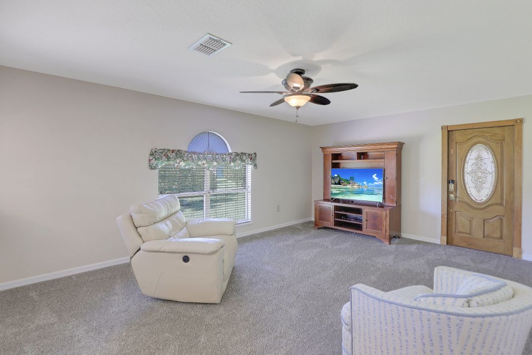 1220 NE 4th Pl, Cape Coral, FL 33909