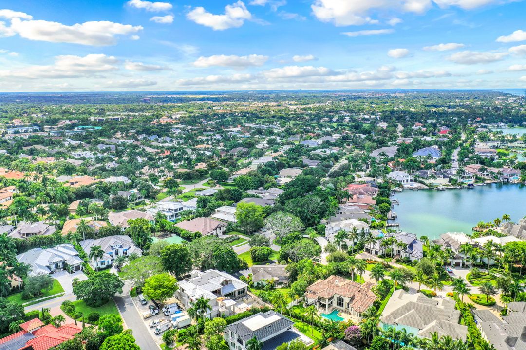 3225 Crayton Rd, Naples, FL 34103