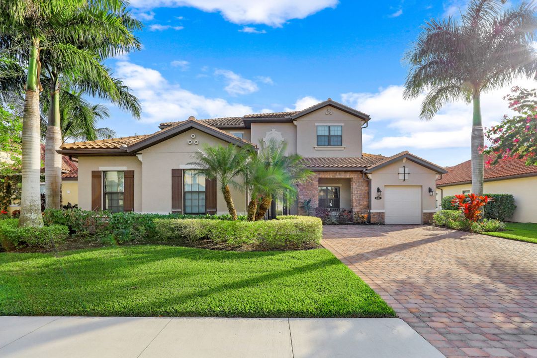 1600 Mockingbird Dr, Naples, FL 34120