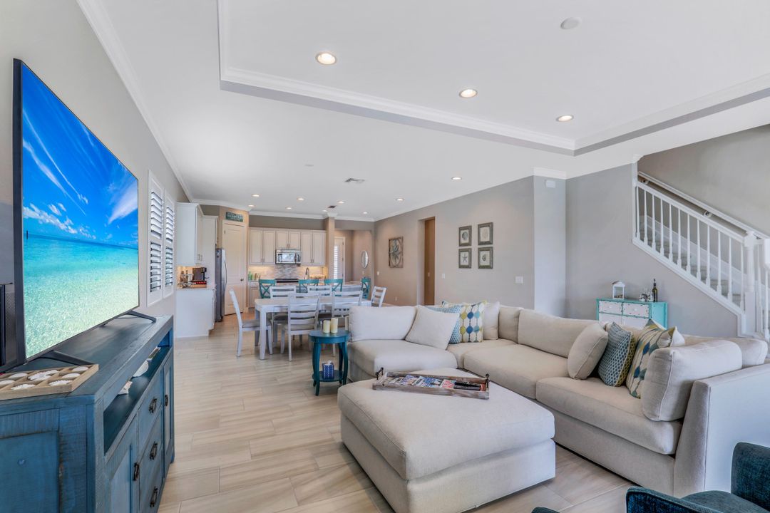 4714 Formosa Dr, Naples, FL 34119