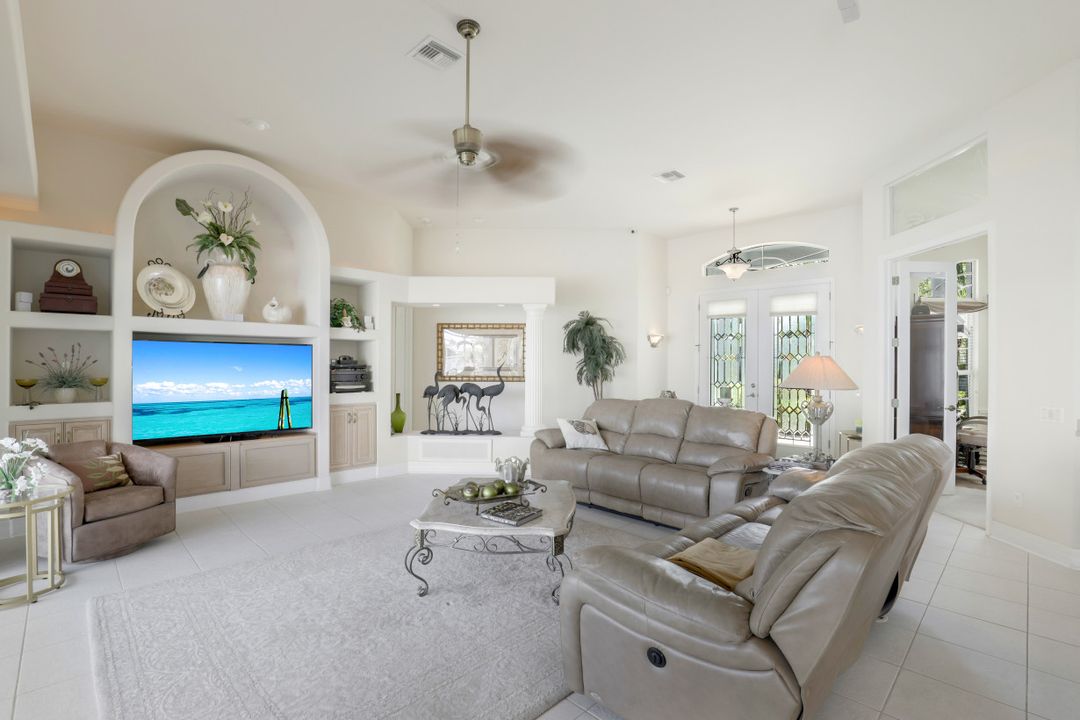 5219 SW 5th Pl, Cape Coral, FL 33914