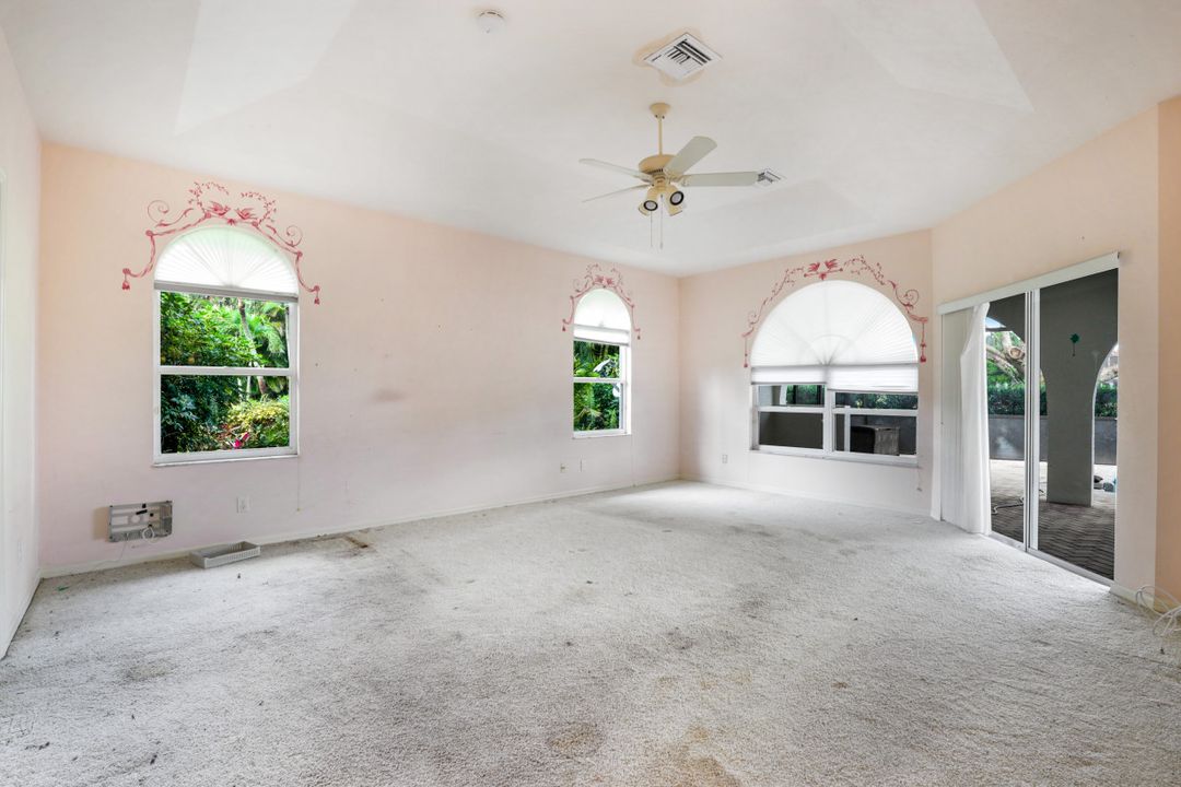 9926 Ortega Ln, Bonita Springs, FL 34135