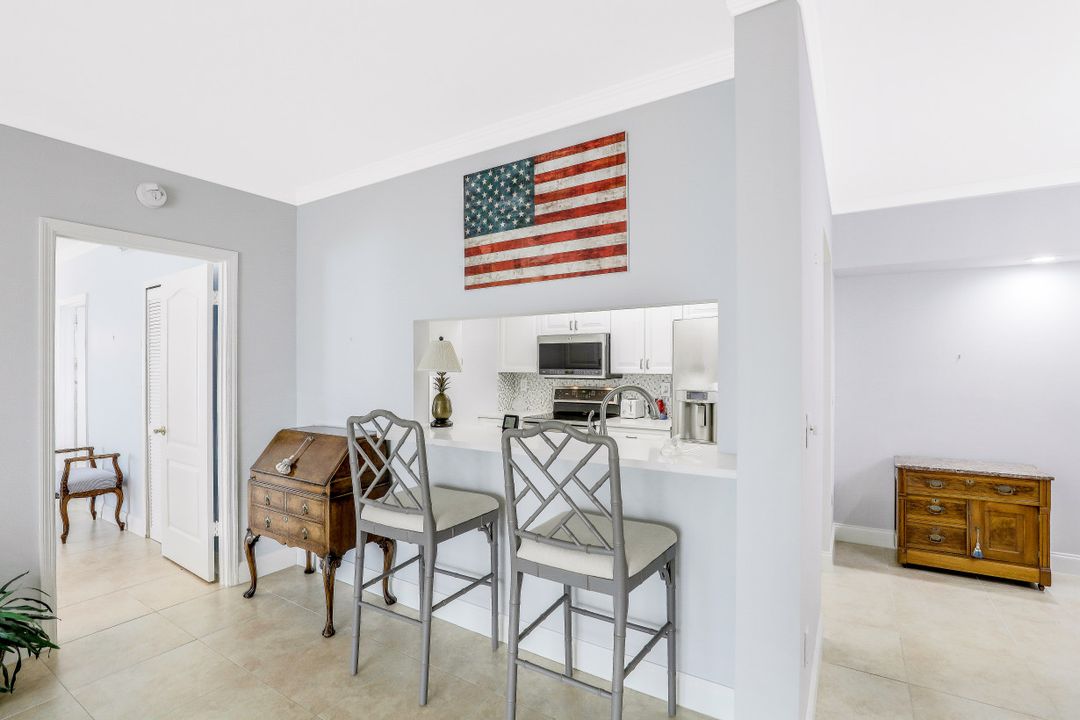 5801 Glencove Dr #503, Naples, FL 34108