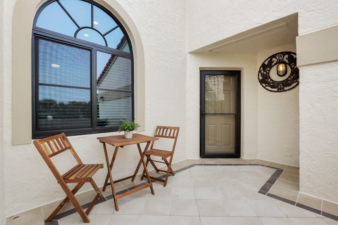 6535 Valen Way #E-203, Naples, FL 34108