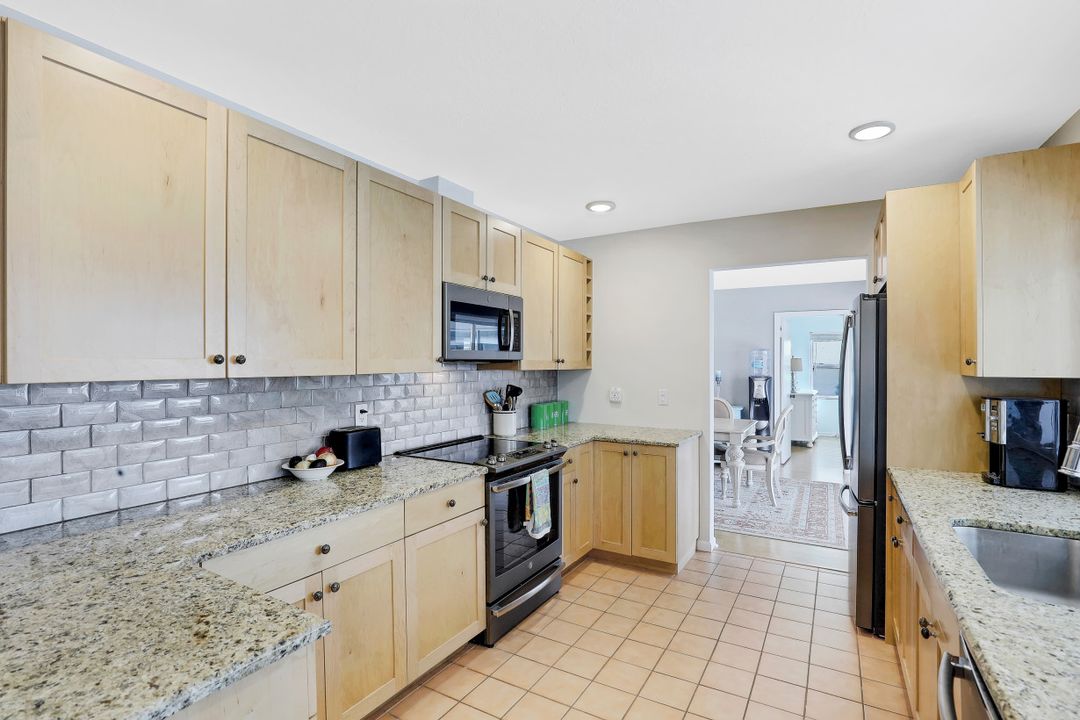 911 Tulip Ct, Marco Island, FL 34145