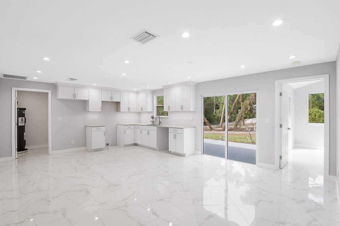 241 12th St SE, Naples, FL 34117