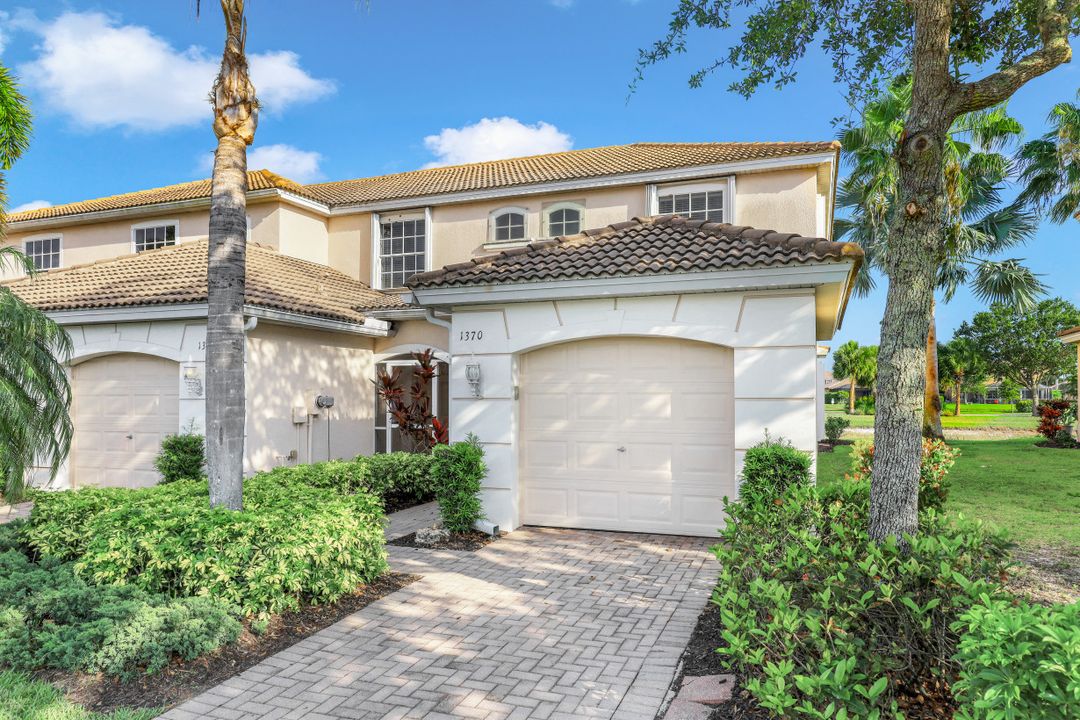 1370 Weeping Willow Ct, Cape Coral, FL 33909
