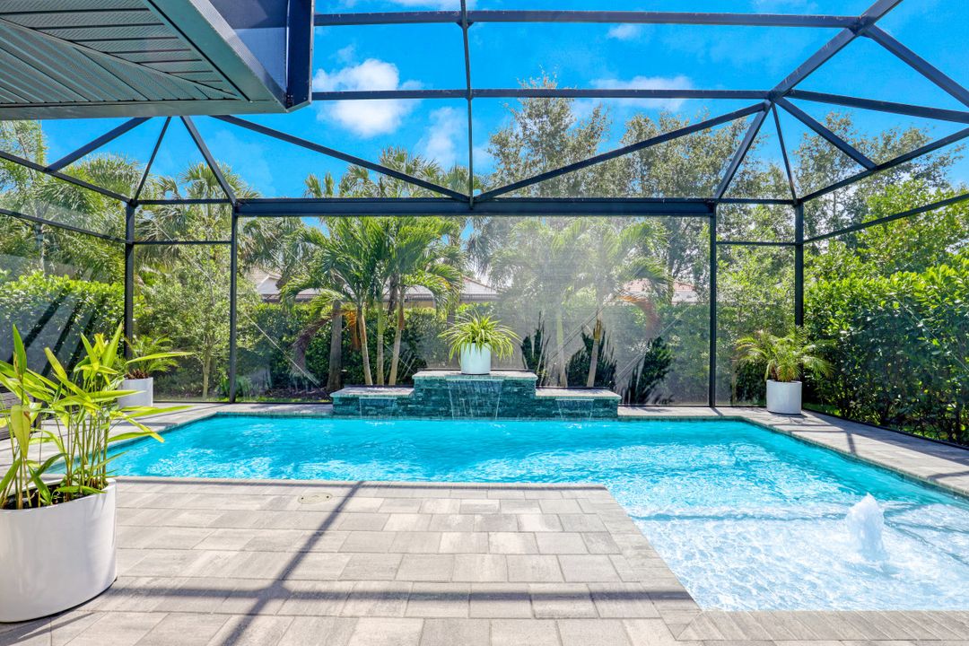 10086 Palazzo Dr, Naples, FL 34119