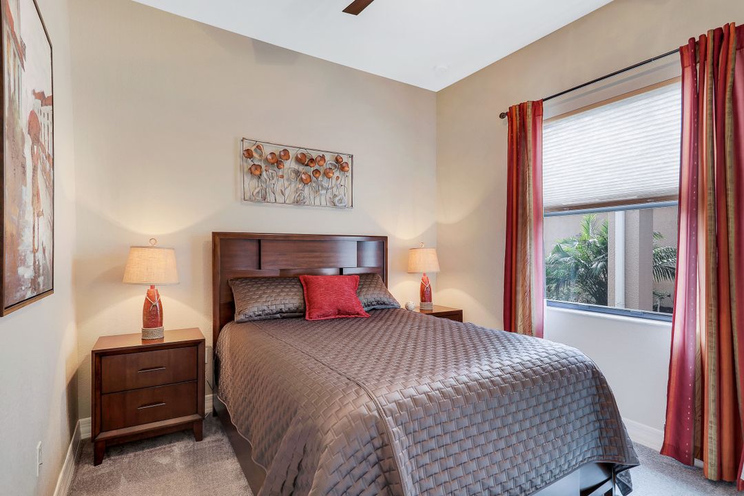 3370 Baltic Dr, Naples, FL 34119