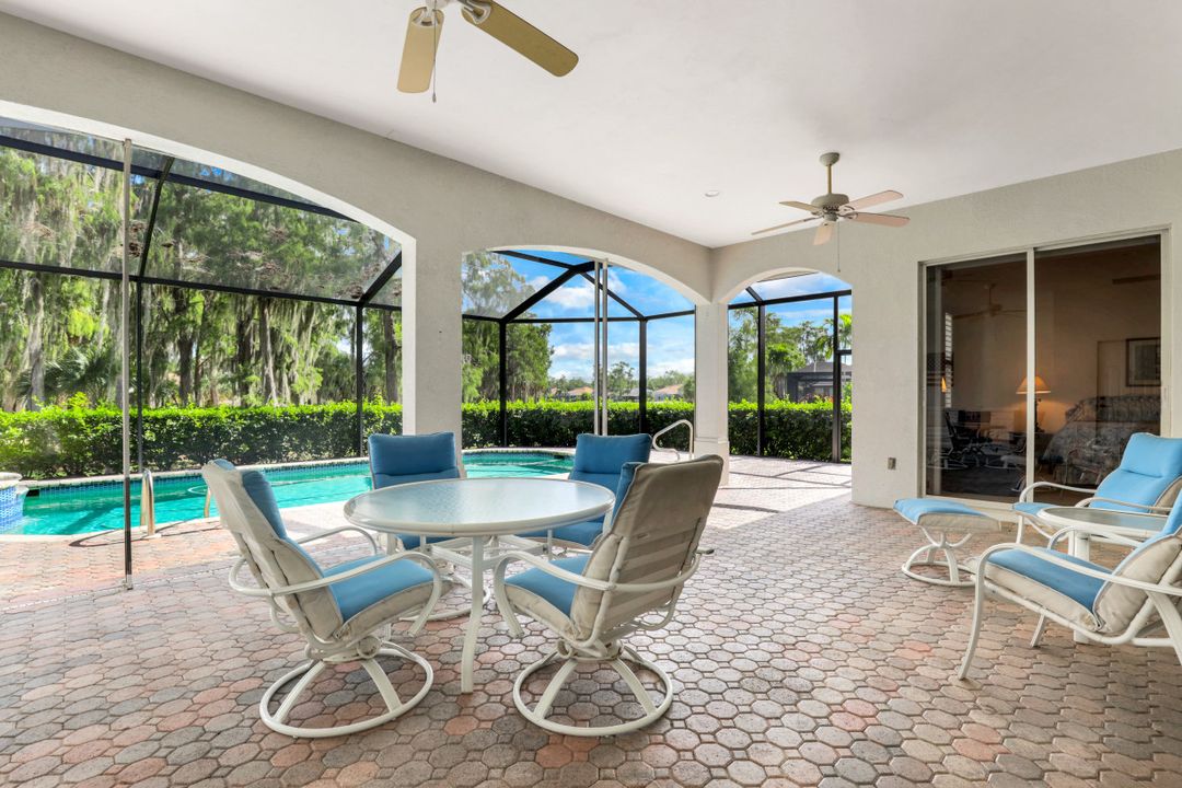 12811 Silverthorn Ct, Bonita Springs, FL 34135