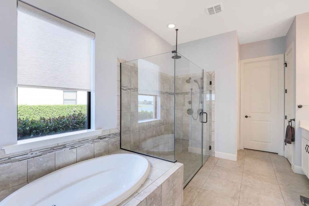 9524 Mussorie Ct, Naples, FL 34114