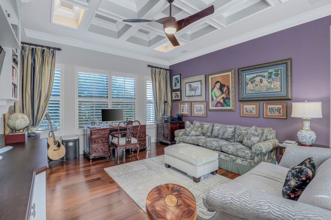 3987 Bering Ct, Naples, FL 34119