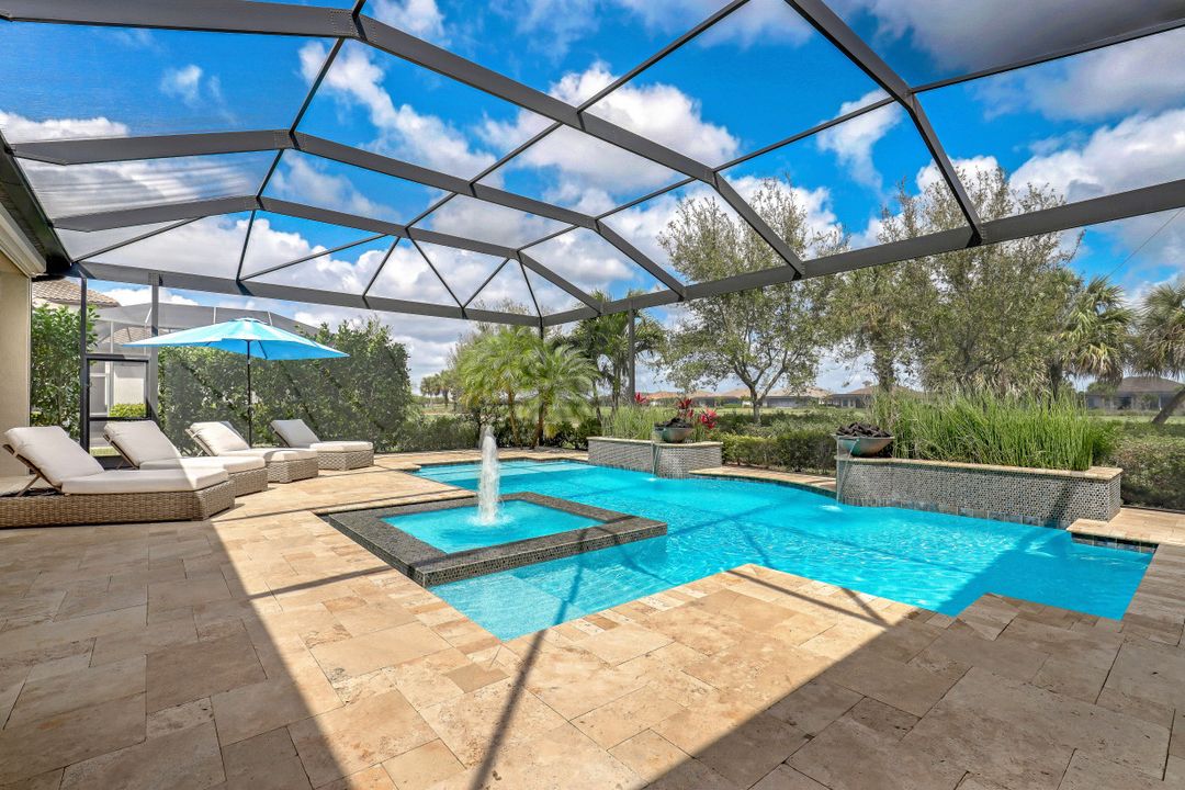 9067 Sorreno Ct, Naples, FL 34114