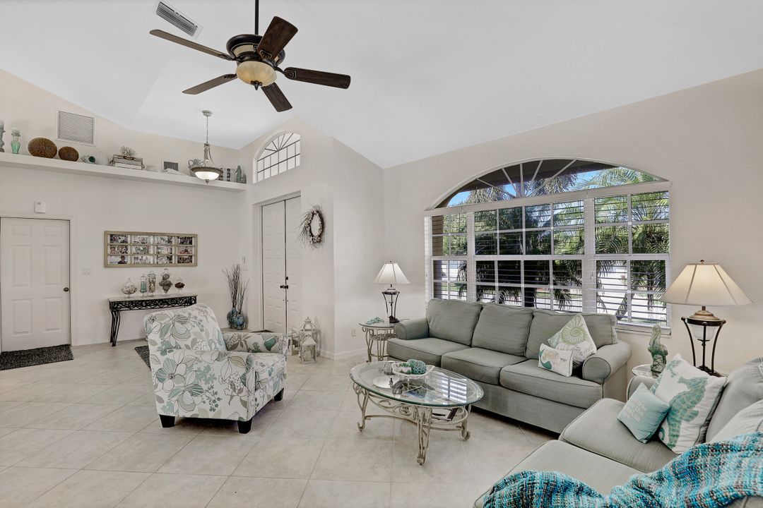 835 Saturn Ct, Marco Island, FL 34145