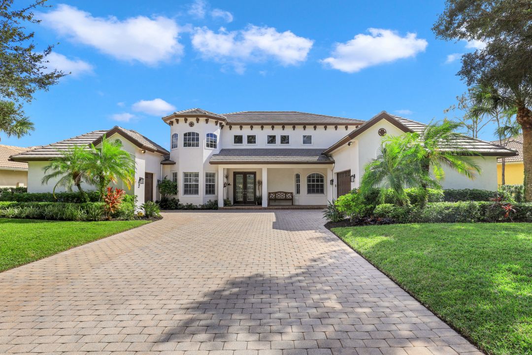 9699 Wilshire Lakes Blvd, Naples, FL 34109