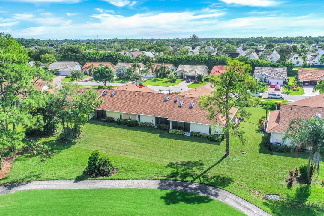 606 Kings Way, Naples, FL 34104