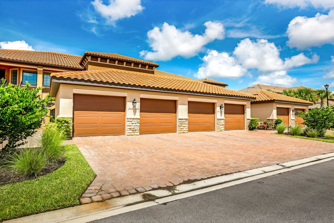 9377 Pocida Ct #201, Naples, FL 34119