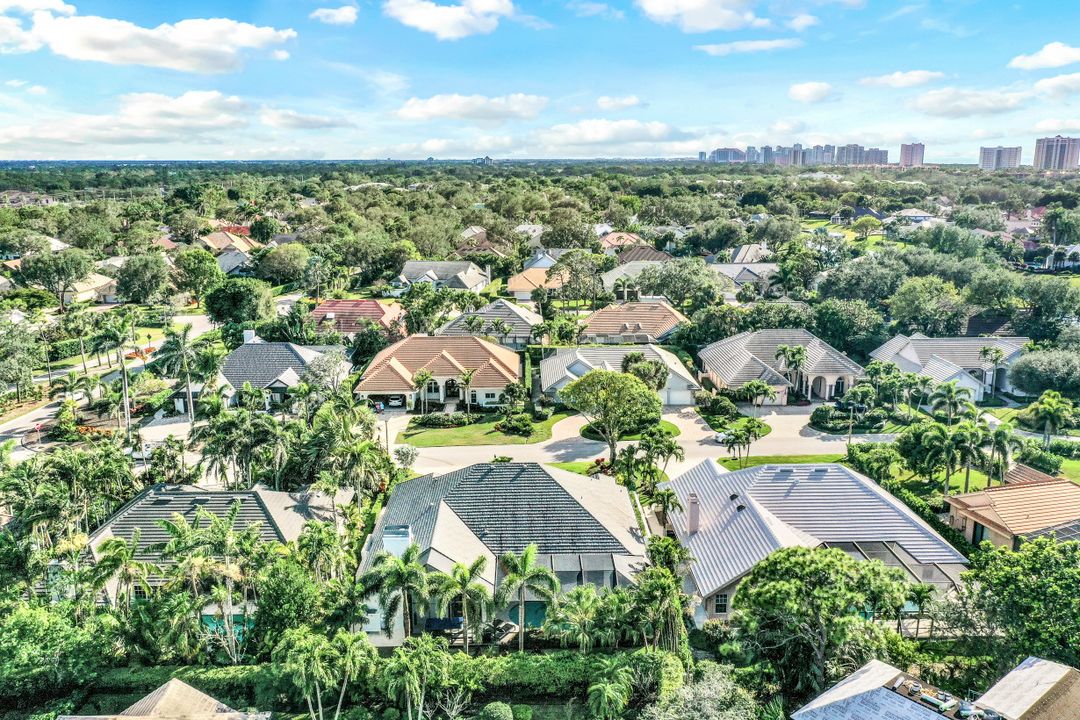 713 Shadow Lake Ln, Naples, FL 34108