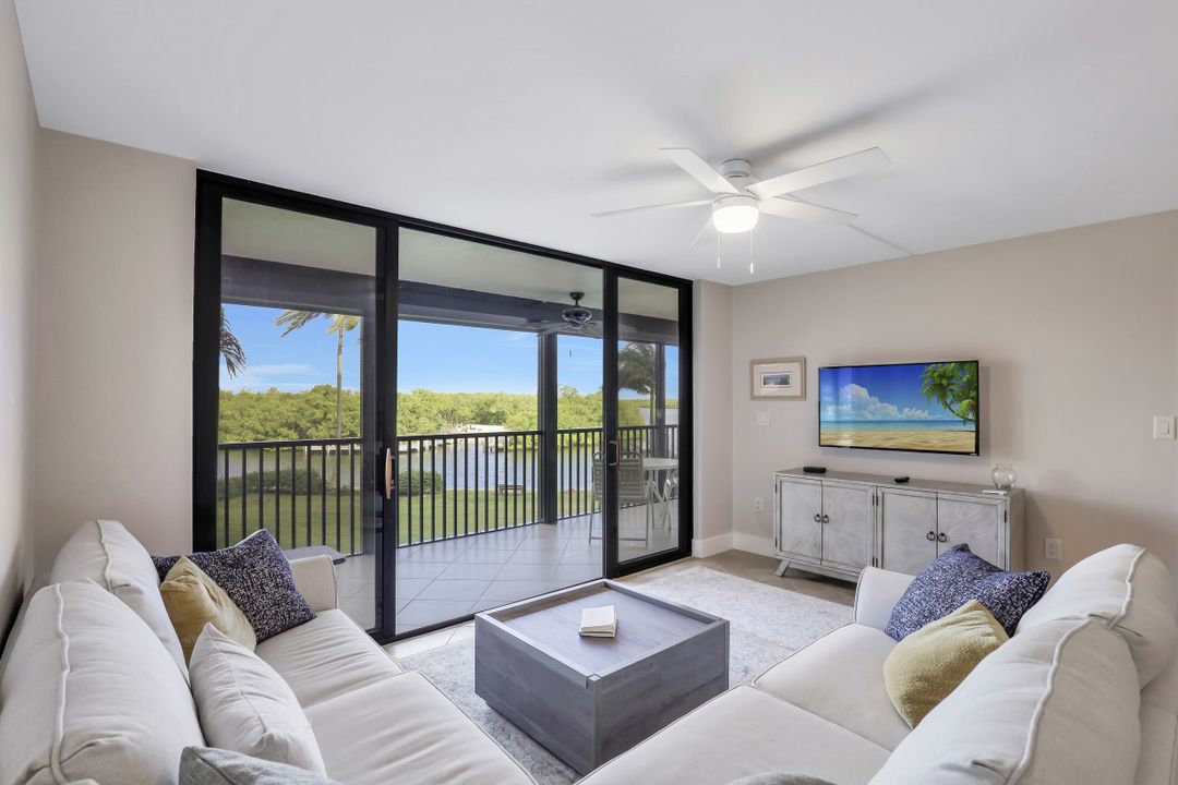 17 Bluebill Ave #104, Naples, FL 34108