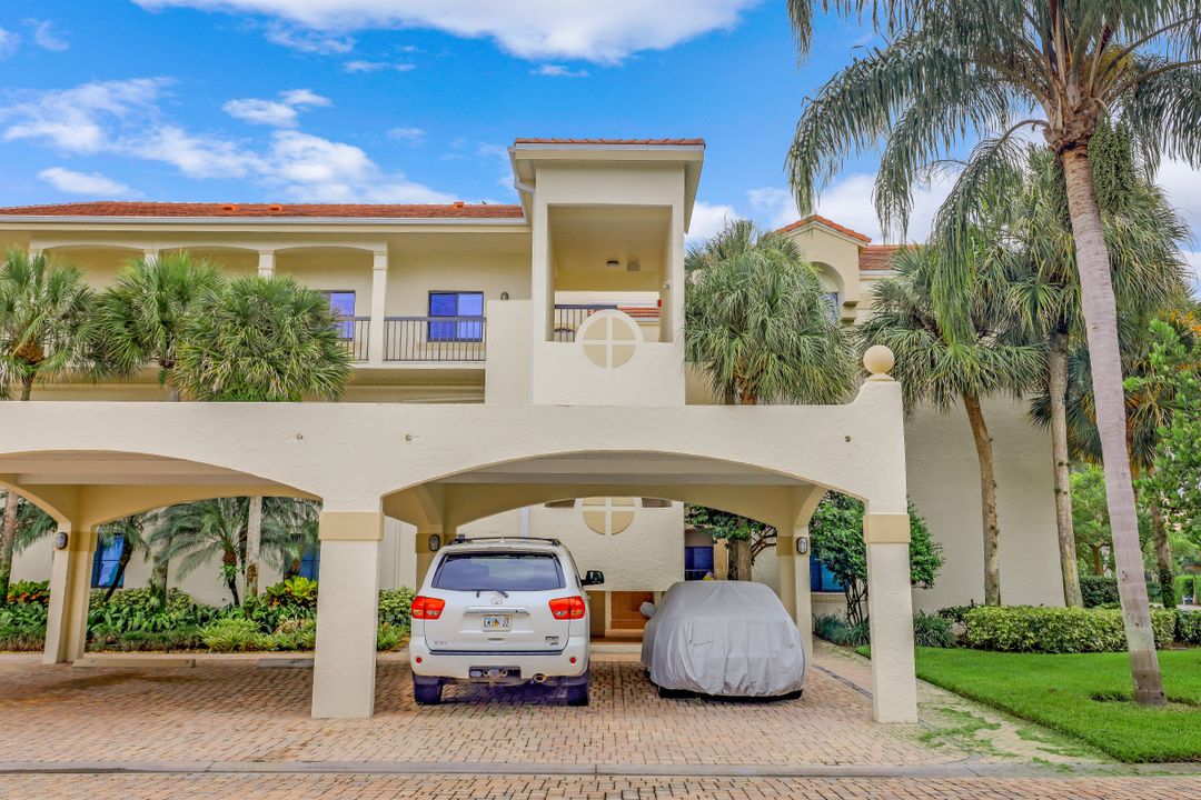 6525 Valen Way #202, Naples, FL 34108