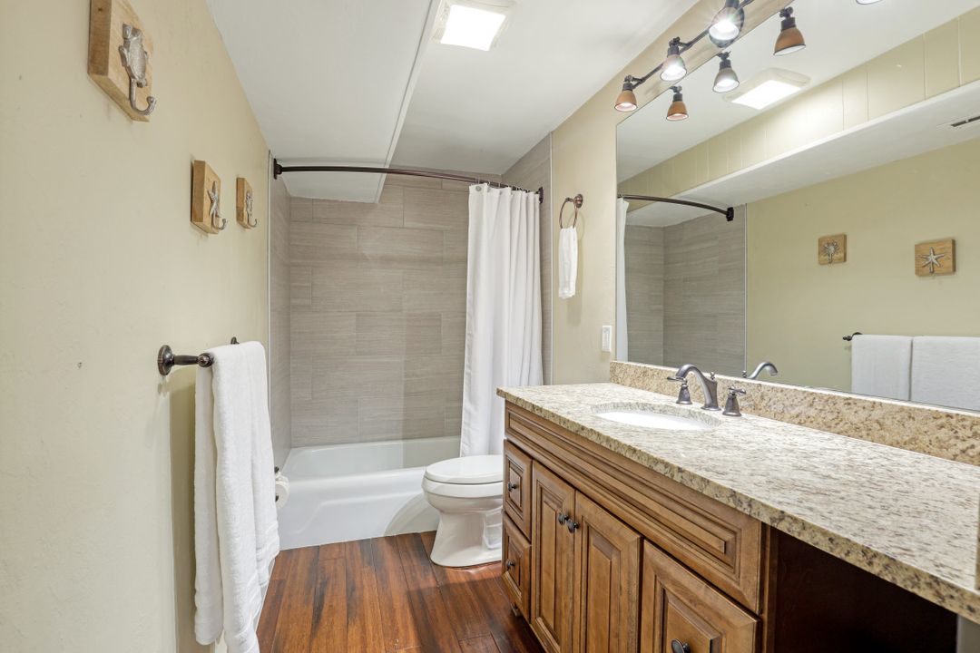 66 River Ct, Naples, FL 34110