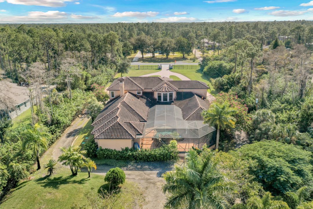 3645 7th Ave NW, Naples, FL 34120