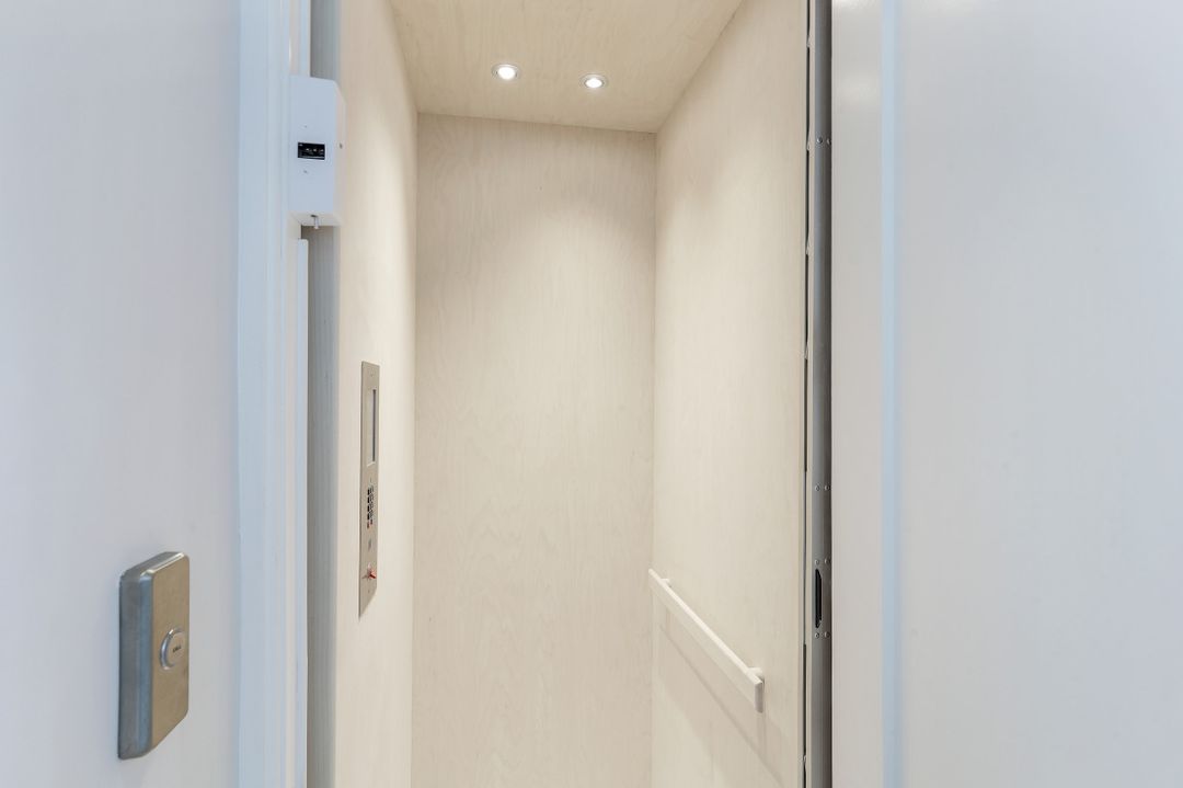 859 92nd Ave N, Naples, FL 34108