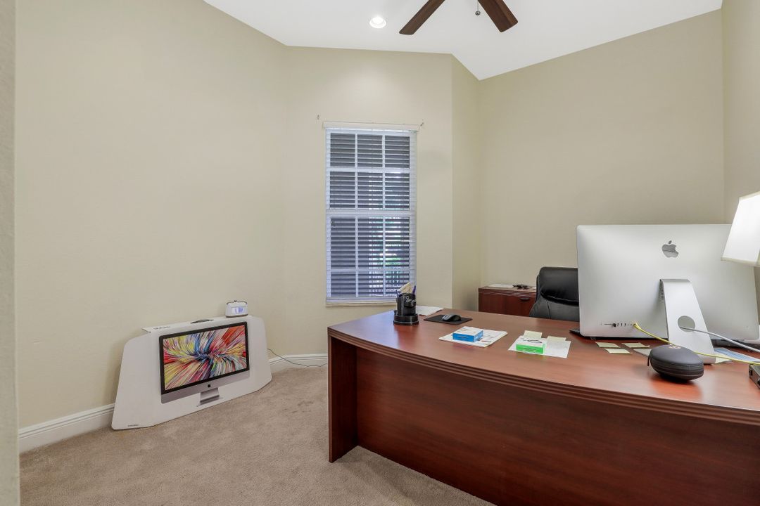 1717 Birdie Dr, Naples, FL 34120