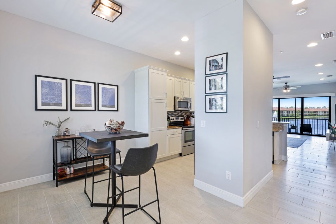 15130 Palmer Lake Cir #203, Naples, FL 34109