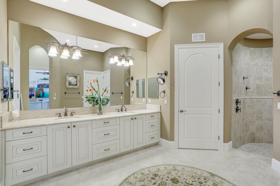 11735 Via Savona Ct, Miromar Lakes, FL 33913